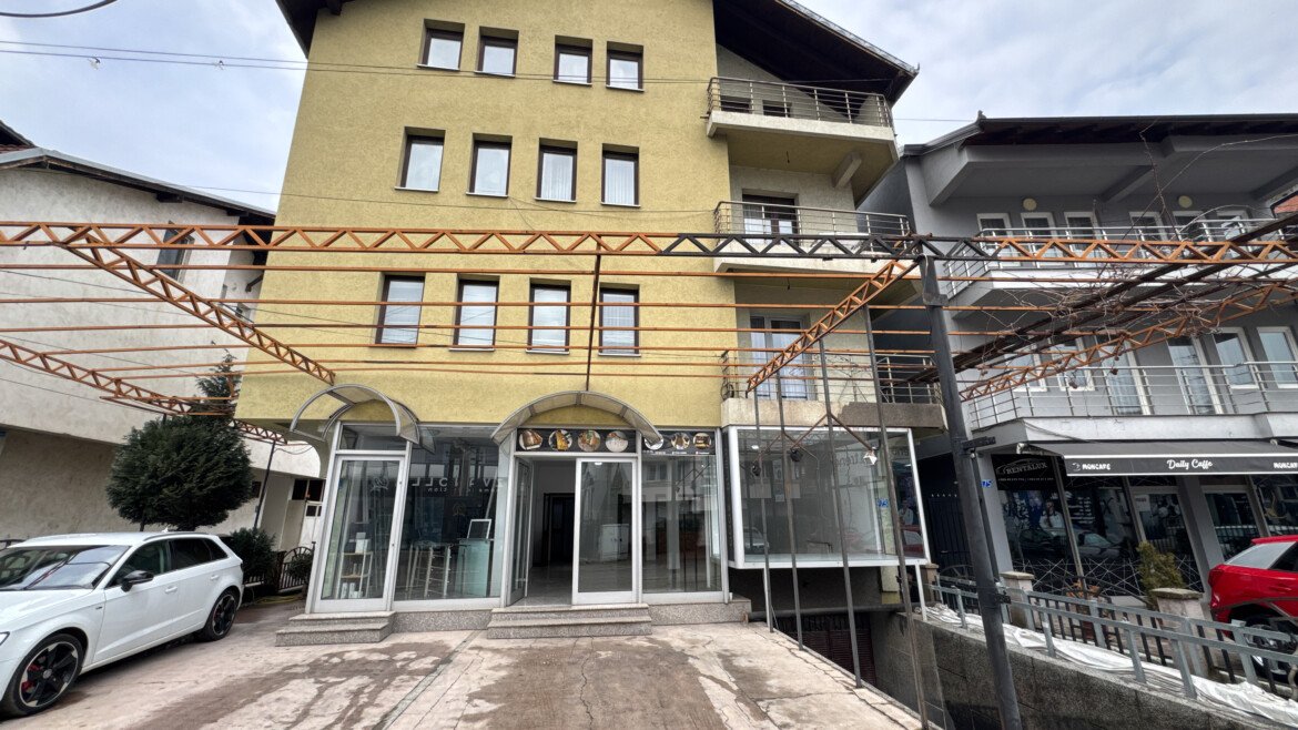 Lokal me QIRA në Pejë